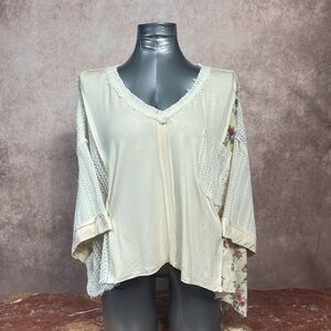 POL Cream and Floral Patchwork Women's Top